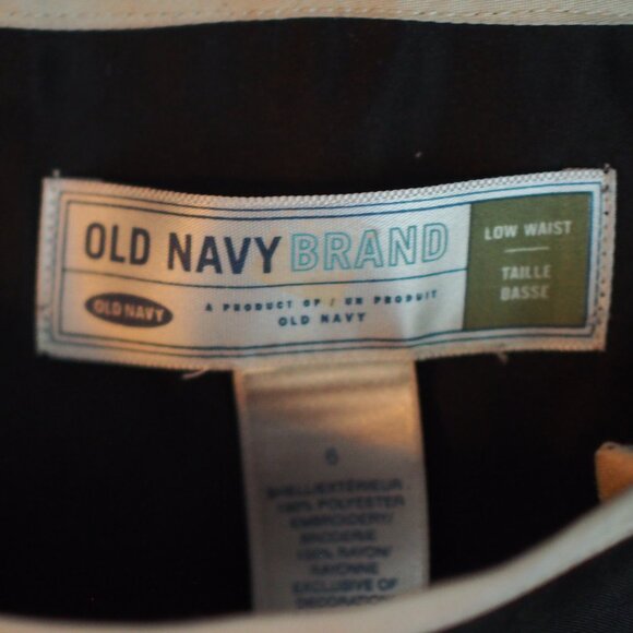 Old Navy | Vintage Black Embroidered Skirt - Picture 2 of 4